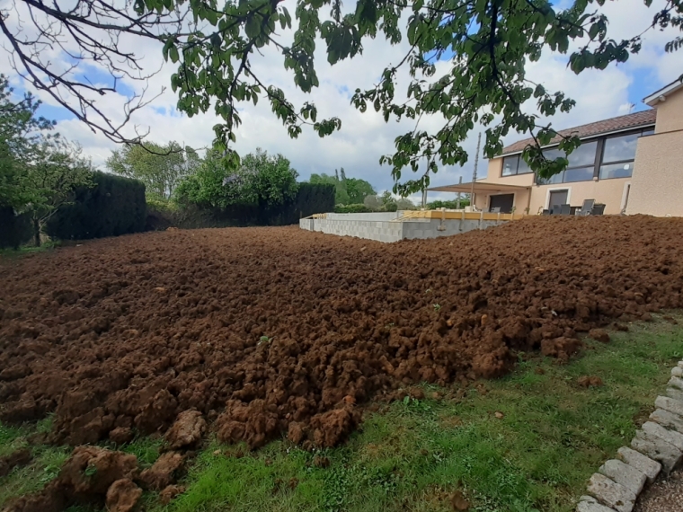 Remblaiement après prestation du maçon