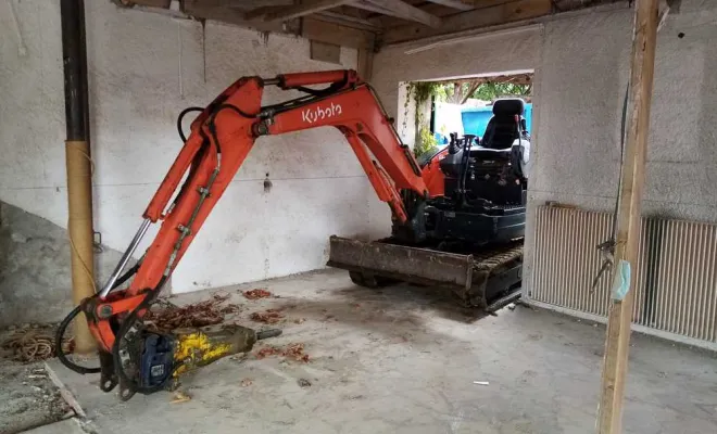 Petit accès pour terrassement intérieur. Bourg en Bresse, 347terrassement