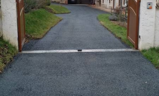 Réalisation de cours intérieur et accès. Bourg en Bresse, 347terrassement 