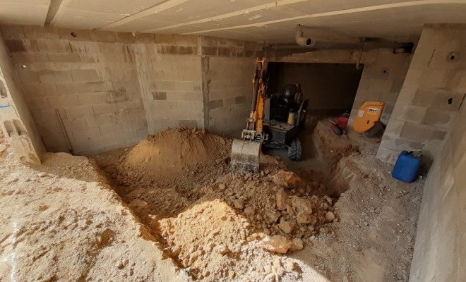 Terrassement d'une cave enterrée. Bourg en Bresse, 347terrassement 